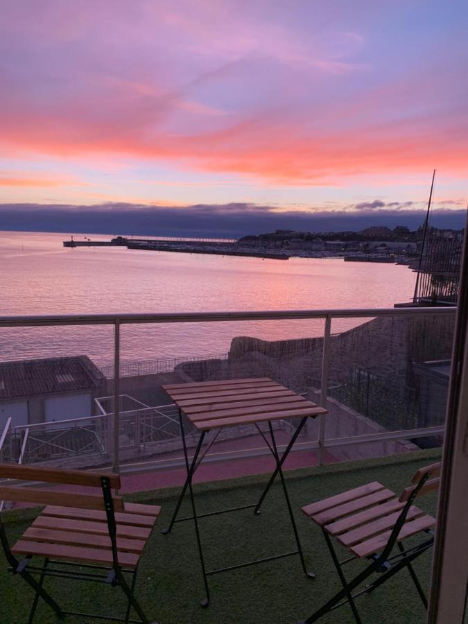 Les Pieds Dans L'Eau Acces Direct A La Plage ! Granville Exterior photo